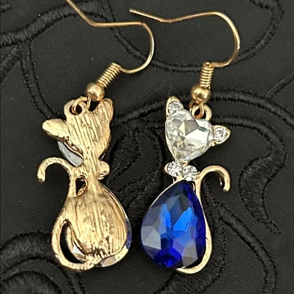 Gold-Tone Cat Earrings and Pendant with Sapphire Blue Teardrop Crystals - Picture 3 of 4